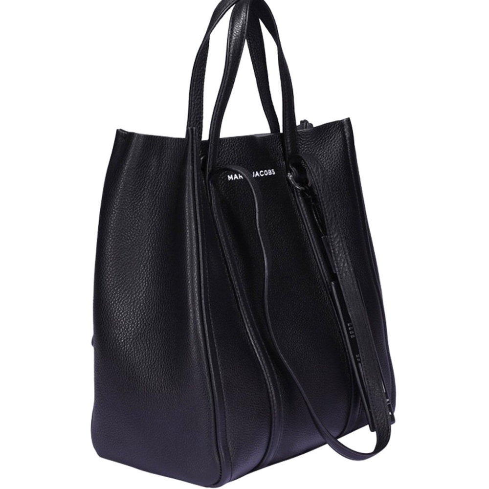 Marc Jacobs Elegant Black Tote